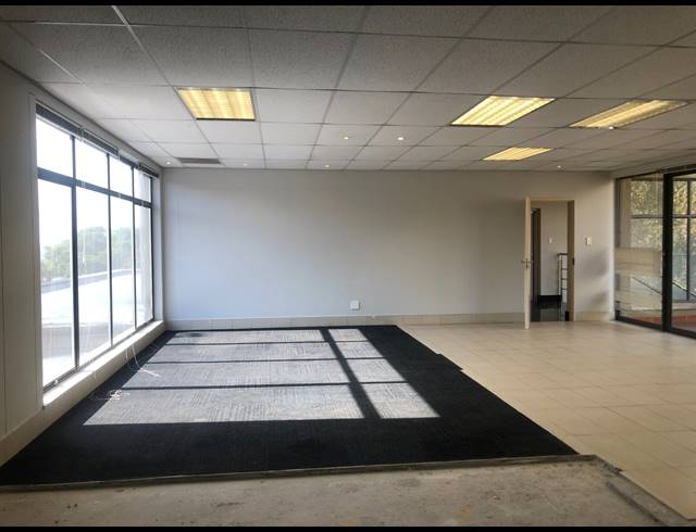 81M² RETAIL TO LET IN SANDTON CENTRAL